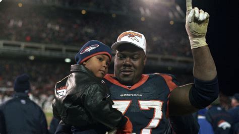 Tony Jones, dos veces campeón con Broncos, falleció a los 54 años - ESPN