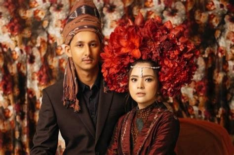 Pakaian Adat Minangkabau Tradisional Modern Untuk Pengantin