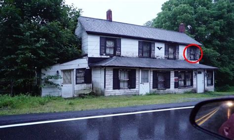 MOST HAUNTED HOUSE IN NEW JERSEY (GHOST CAUGHT ON CAMERA)