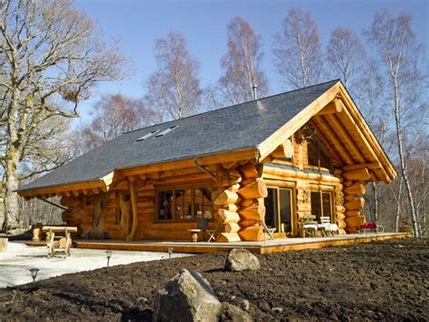 Caledonian Cabins – Invergarry, UK | Pioneer Log Homes of BC | Log homes, Small log cabin, Log ...