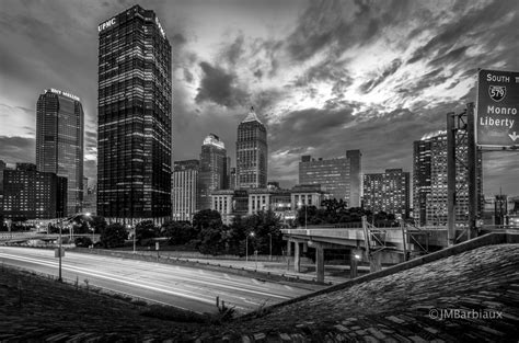 How To Create Stunning Black And White Cityscapes – PhotolisticLife