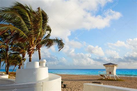 Fort Lauderdale beach sunrise Florida US — Stock Photo © lunamarina #114668030