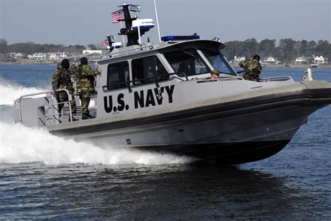 File:US Navy 090318-N-7544A-120 Sailors from Navy Reserve Marine Expeditionary Boat Detachment ...