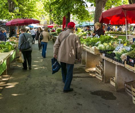 Farmers market vendors need training to improve food-safety practices ...