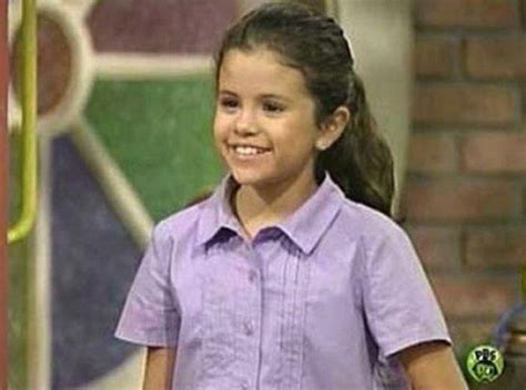 PhotoFunMasti: Selena Gomez from Childhood Photos