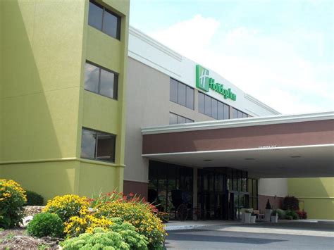 Best Price on Holiday Inn Morgantown/Pennsylvania Turnpike Exit 298 in ...