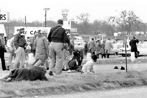 Project aims to ID voting rights marchers of 'Bloody Sunday' | AP News