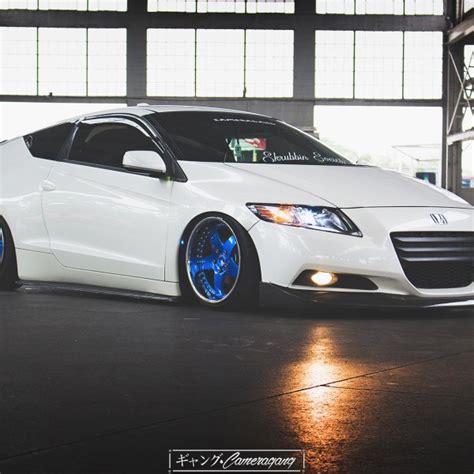 Custom Honda CR-Z | Images, Mods, Photos, Upgrades — CARiD.com Gallery