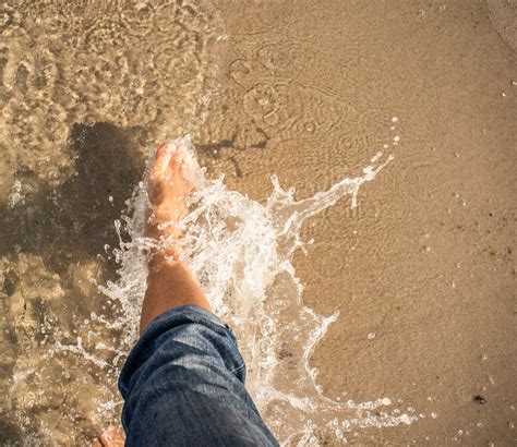 How to Protect Your Feet at the Beach | Vionic