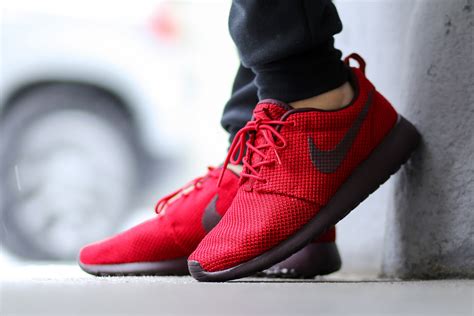 Nike Roshe Run "Gym Red/Deep Burgundy" | SBD