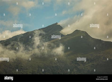 Summit of mount snowdon hi-res stock photography and images - Alamy