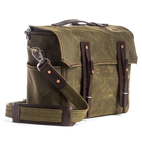 Saddleback Leather Large Waxed Canvas Gear Bag Review