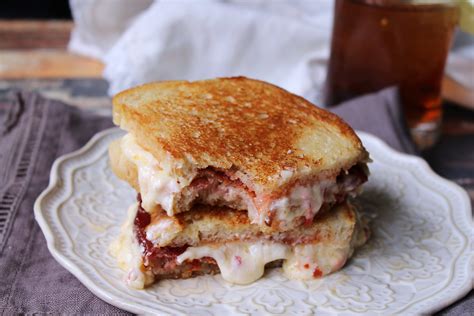 Grilled Smoked Gouda Pimento Cheese Sandwich