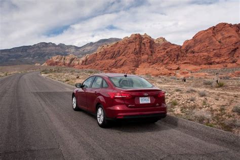 2016 Ford Focus Three-Cylinder: Automatic or Manual? | Cars.com