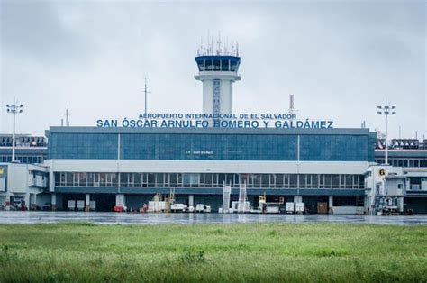 El Salvador International Airport - Cancun Airport