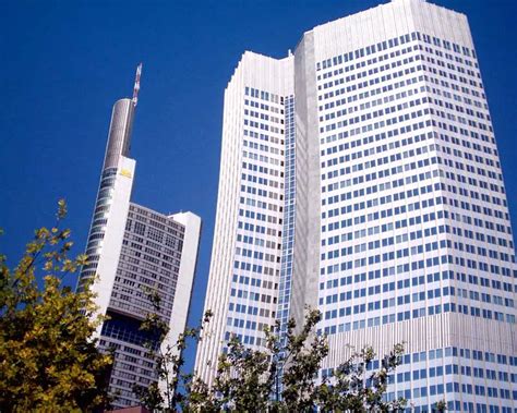 Frankfurt Commerzbank: German tower building - e-architect