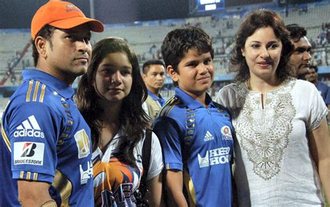 All Super Stars: Sachin Tendulker With Family Pics And Photoes 2011