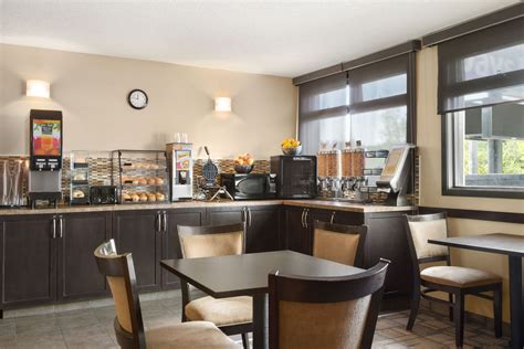 Days Inn by Wyndham Calgary Northwest | Calgary, AB Hotels