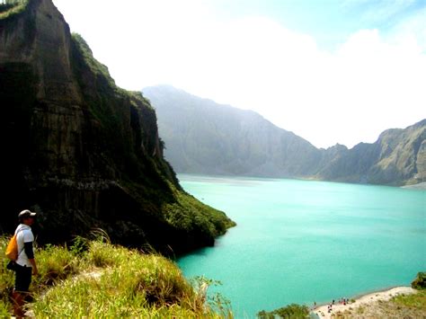 THE MT. PINATUBO CRATER LAKE DISCOVERY - Lakwatserong Tsinelas