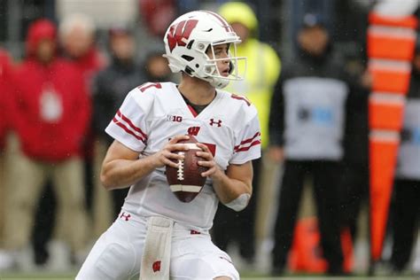 Wisconsin Badgers Graduate Transfer Quarterback Jack Coan Headed To ...