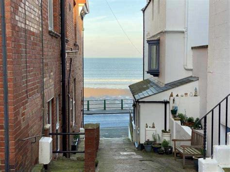 15 Luxury Dog Friendly Cottages in Sandsend