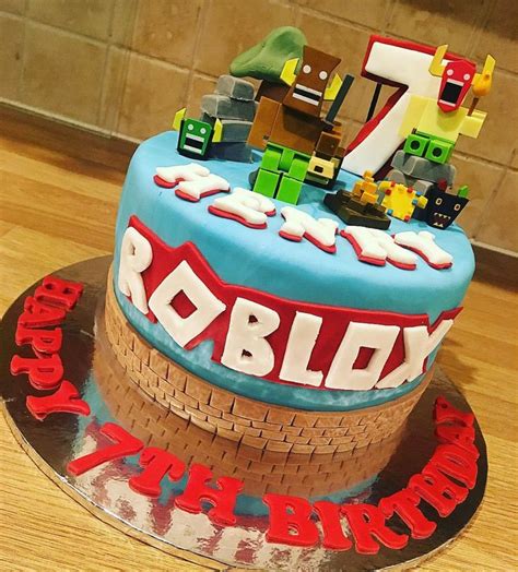 Yummy chocolate ROBLOX cake for Henry’s 7th birthday #thegreatbra… | Lindas tortas de cumpleaños ...