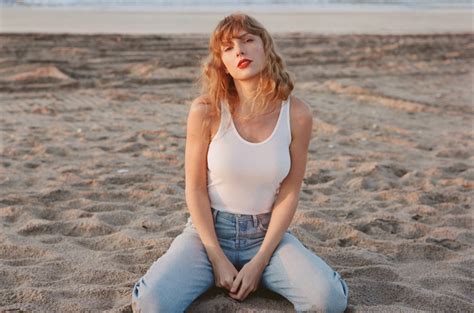 Taylor Swift ‘1989 (Taylor’s Version)’ Debuts at U.K. No. 1
