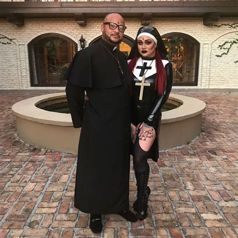 Sexy nun priest costume Halloween Cute Couple Halloween Costumes, Halloween Coustumes, Halloween ...