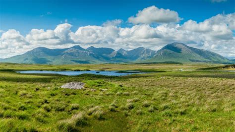 Hiking Ireland - West of Ireland/Connemara Walking Tours