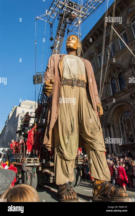 Royal de Luxe - Liverpool Giants Stock Photo - Alamy