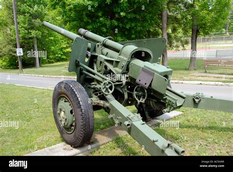 Howitzer world war ii hi-res stock photography and images - Alamy