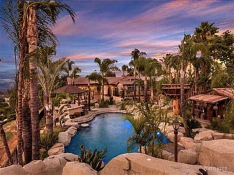 Lagoon-Style Treasure Island Pool | Rent this location on Giggster