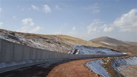 Turkey finishes half of border wall with Iranian Kurdistan