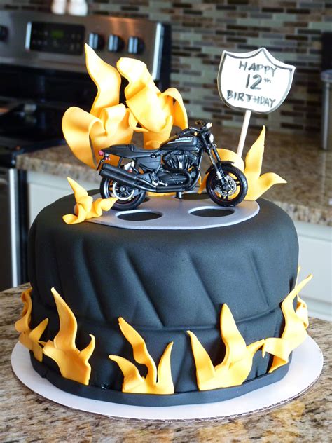 Mimi's Sweet Cakes & Bakes | Motorcycle birthday cakes, Motorbike cake, Motorcycle cake