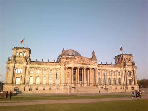 800px-Berlin_Reichstag_Building | Guidester