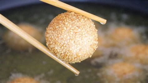 CiCi Li - The Yummiest Sesame Balls Recipe