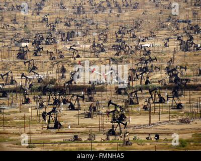 Oil fields of Kern County Stock Photo - Alamy