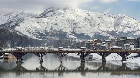 Srinagar temperature plunges to - 7.7 degree C; snowfall likely in Feb ...