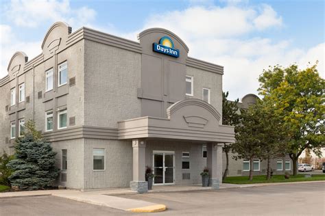 Days Inn by Wyndham Toronto West Mississauga | Mississauga, ON Hotels