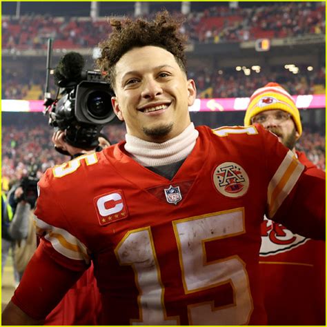 10 Highest Paid Kansas City Chiefs NFL Football Players, Ranked From Lowest to Highest Salary ...