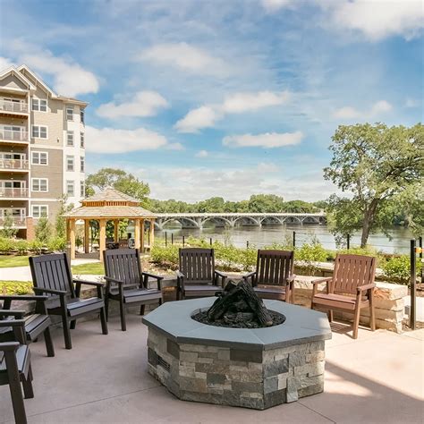 Applewood Pointe | Senior Co-Op Communities