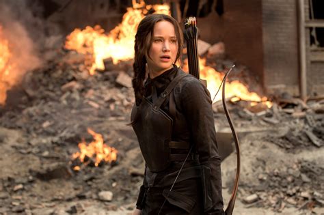 Check Out HQ New Stills From THE HUNGER GAMES: MOCKINGJAY - PART 1