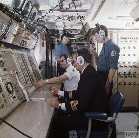 Life aboard british nuclear submarines during the cold war – Artofit