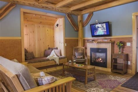 Affordable Charming Vacation Cabins for Rent near Burlington in Vermont