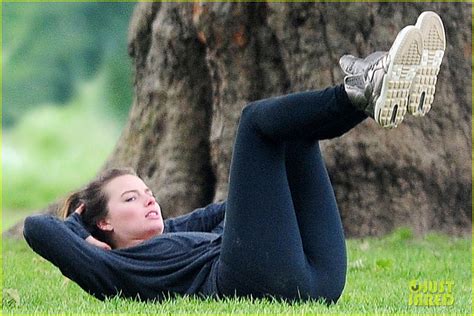 Photo: margot robbie is a workout machine 01 | Photo 3122771 | Just Jared