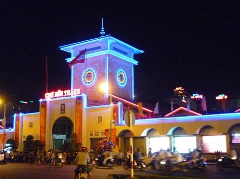 File:Ben Thanh market at night.JPG - Wikimedia Commons