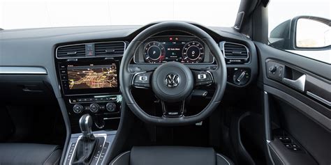 Volkswagen Golf R Interior & Infotainment | carwow