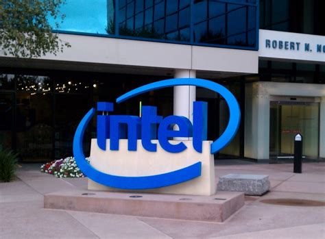 Intel Corporation (NASDAQ: INTC): Q4 Earnings Preview | Stock Wizard