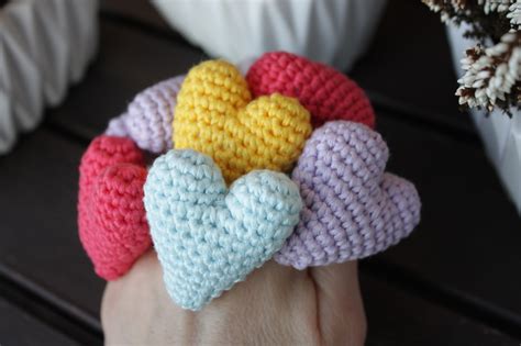 Happyamigurumi: Free Crochet Heart Pattern - Valentines Day!