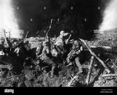 Trench Warfare Ww1 Stock Photos & Trench Warfare Ww1 Stock Images - Alamy